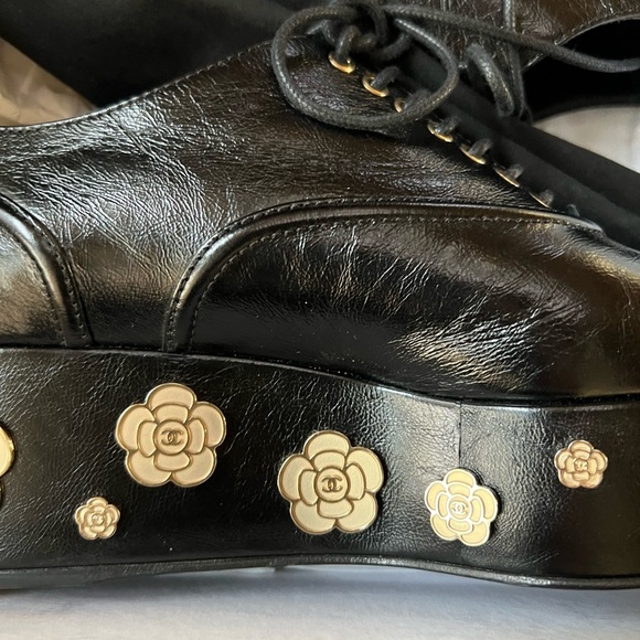 Chanel Lace up Crum Cal/Cal shoes - Picture 8 of 9